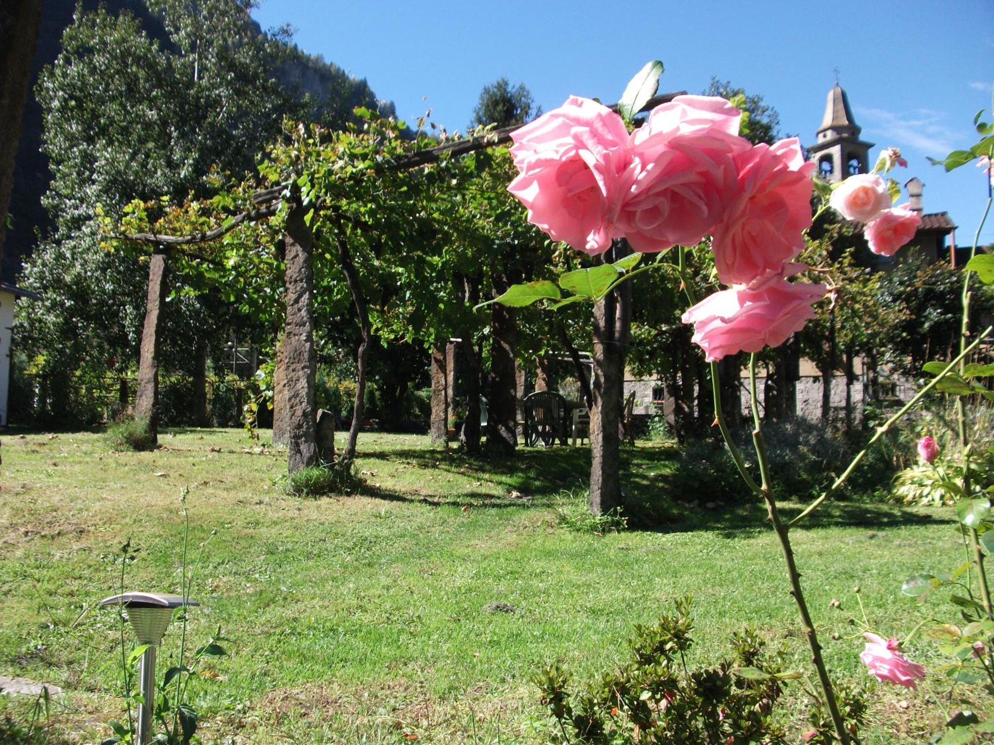 Grotto Pergola Bed and Breakfast Giornico Εξωτερικό φωτογραφία